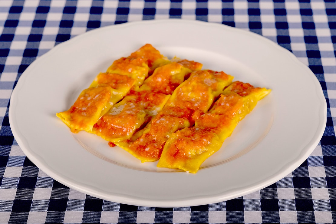 Un piatto di tortelli di zucca