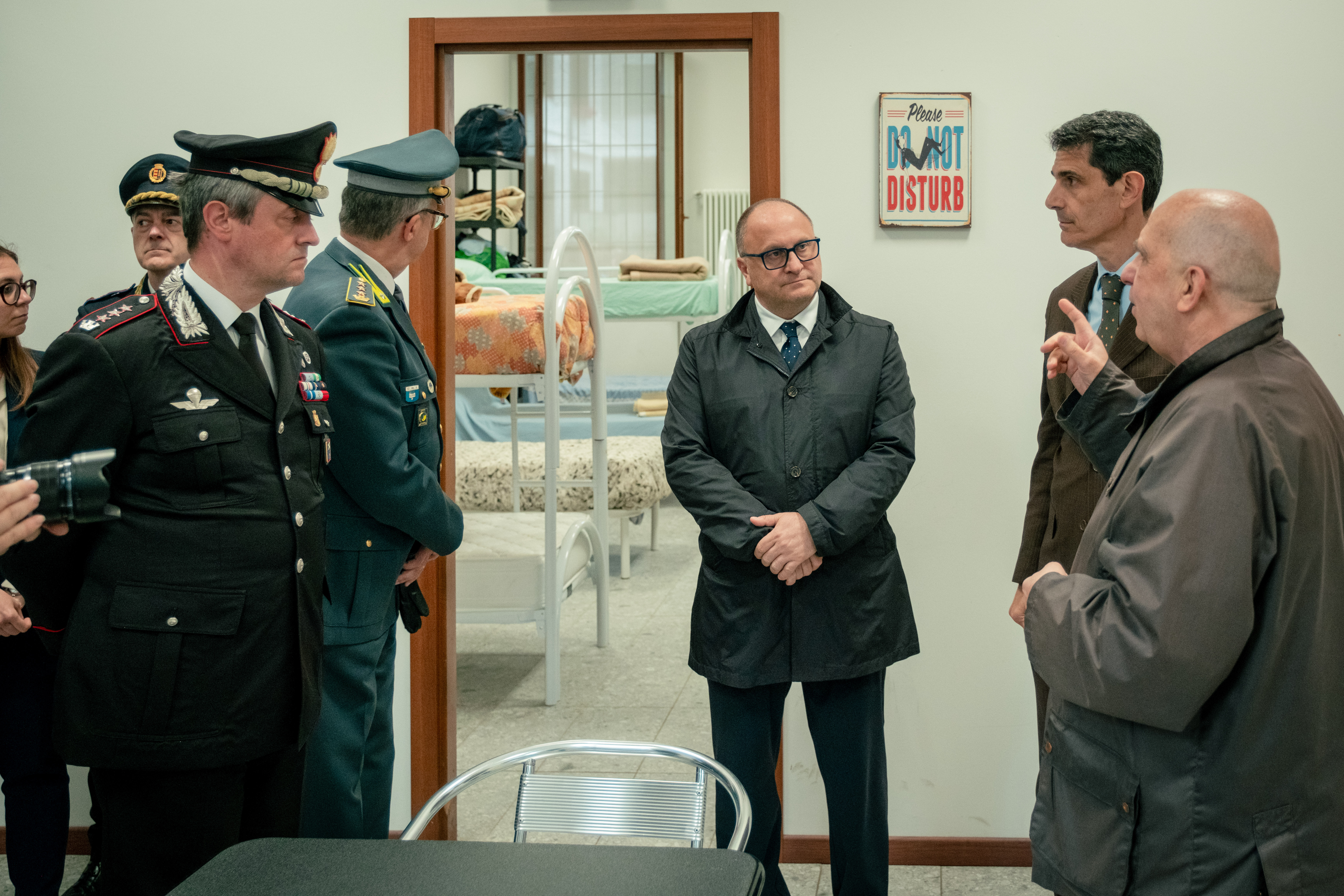 Visita agli ambienti con le autorità [foto Diocesi di Cremona]