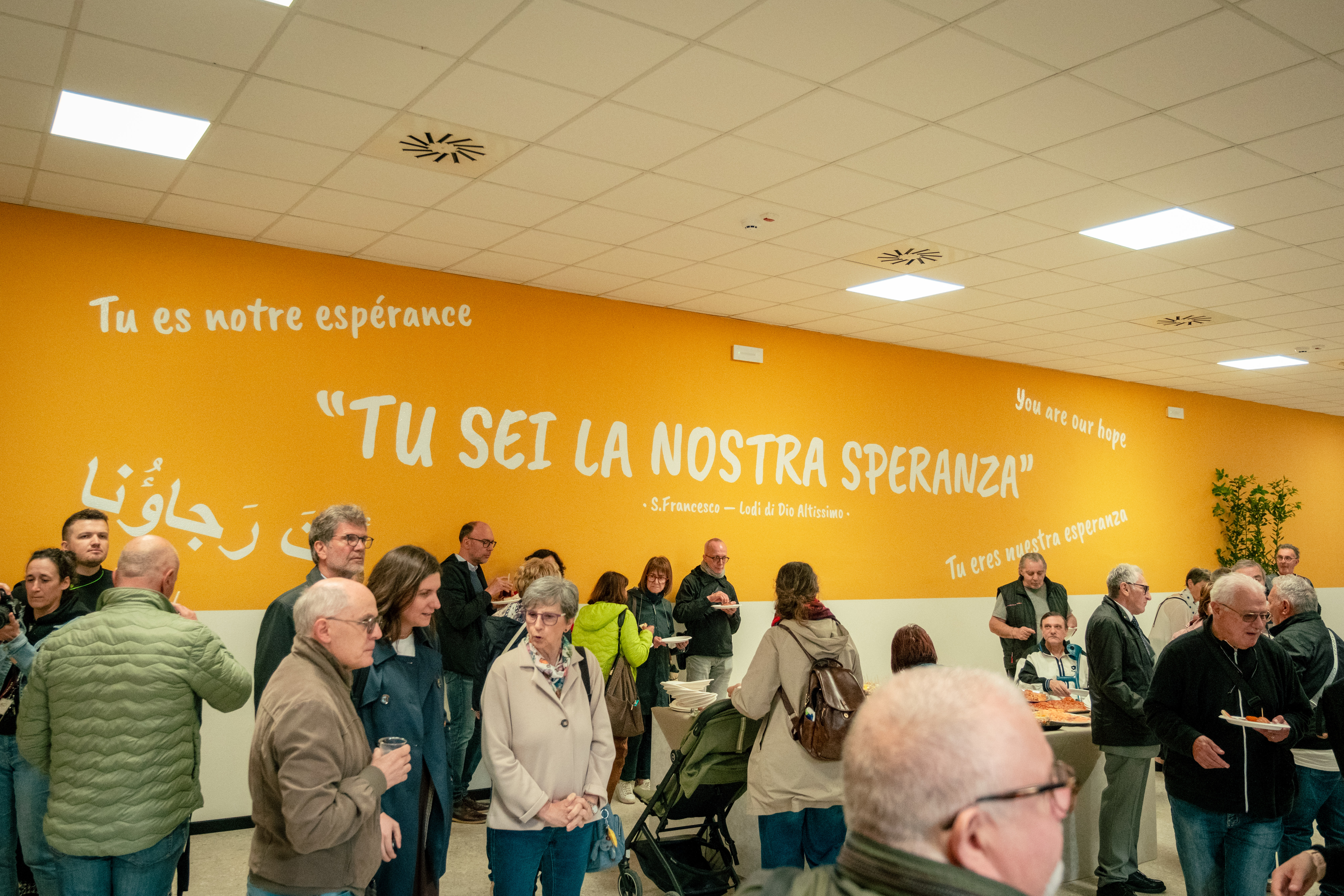 Un momento del ricevimento [foto Diocesi di Cremona]
