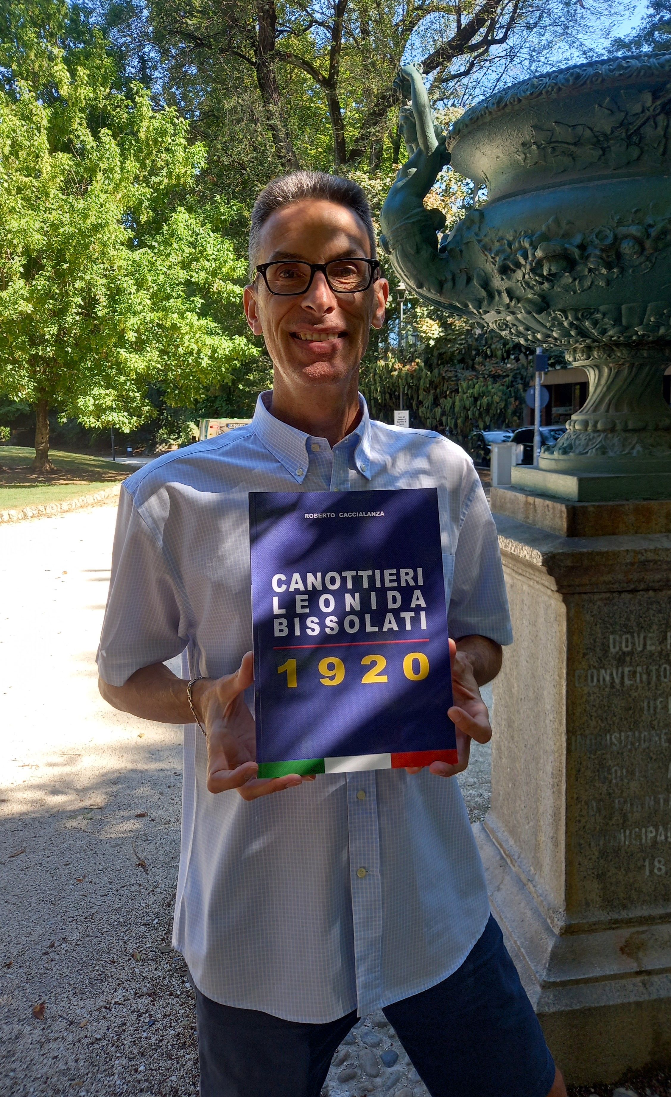 Roberto Caccialanza con il suo libro