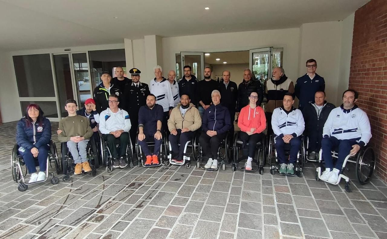 La squadra di tennis in carrozzina della Canottieri Baldesio, che ha ospitato la 12esima edizione del Trofeo "Città di Cremona"