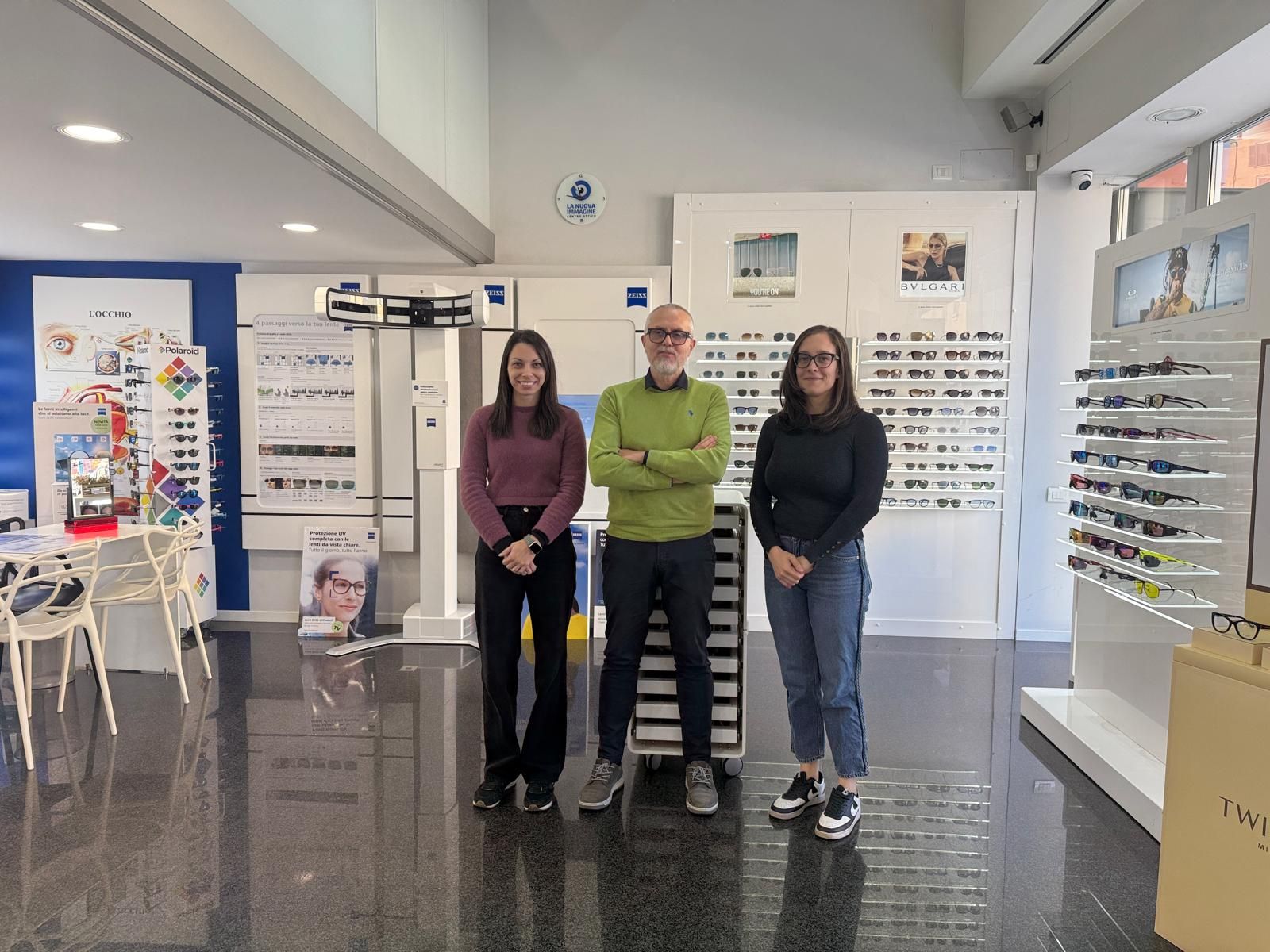 Daniele Meazza con le due dipendenti