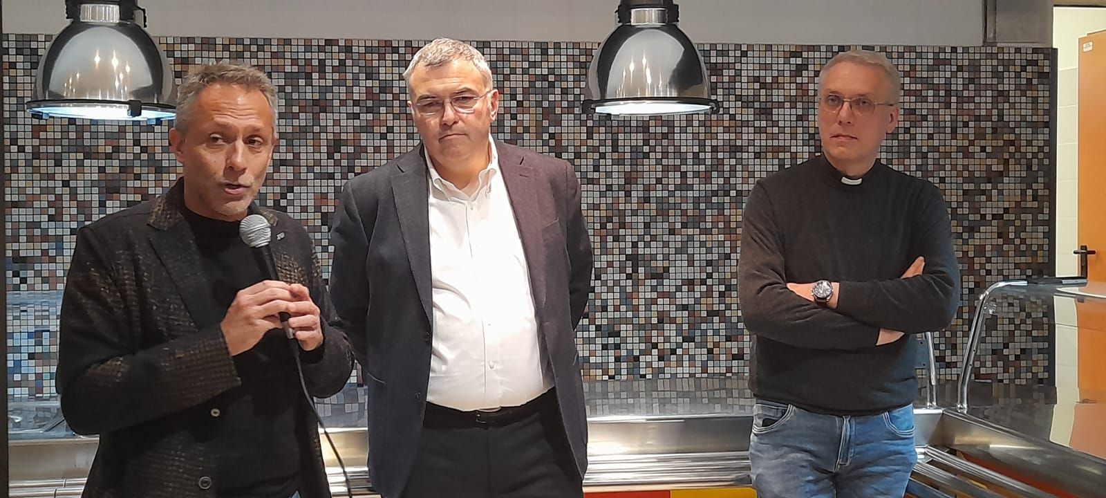 Da sinistra, Virgilio, Foderaro e don Musa [foto Angelo Galimberti]