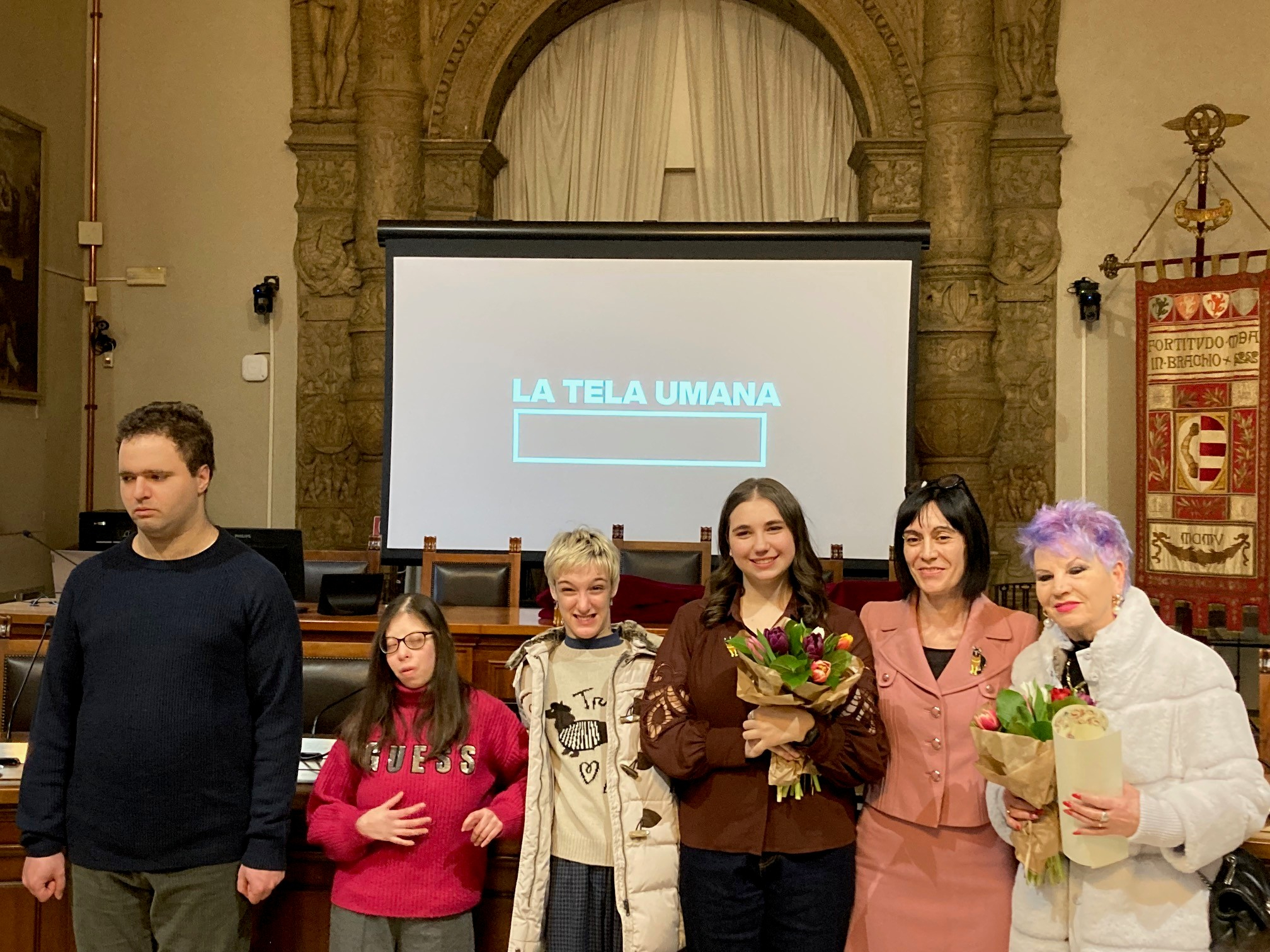Siria Bertorelli con gli artisti dell’Atelier Ticonzero
