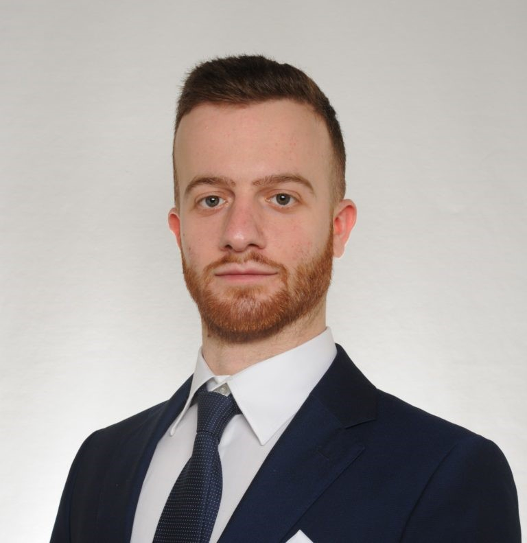 Marco Ghisetti, dottore in Politica Mondiale e Relazioni Internazionali e in Filosofia presso l’Università di Pavia