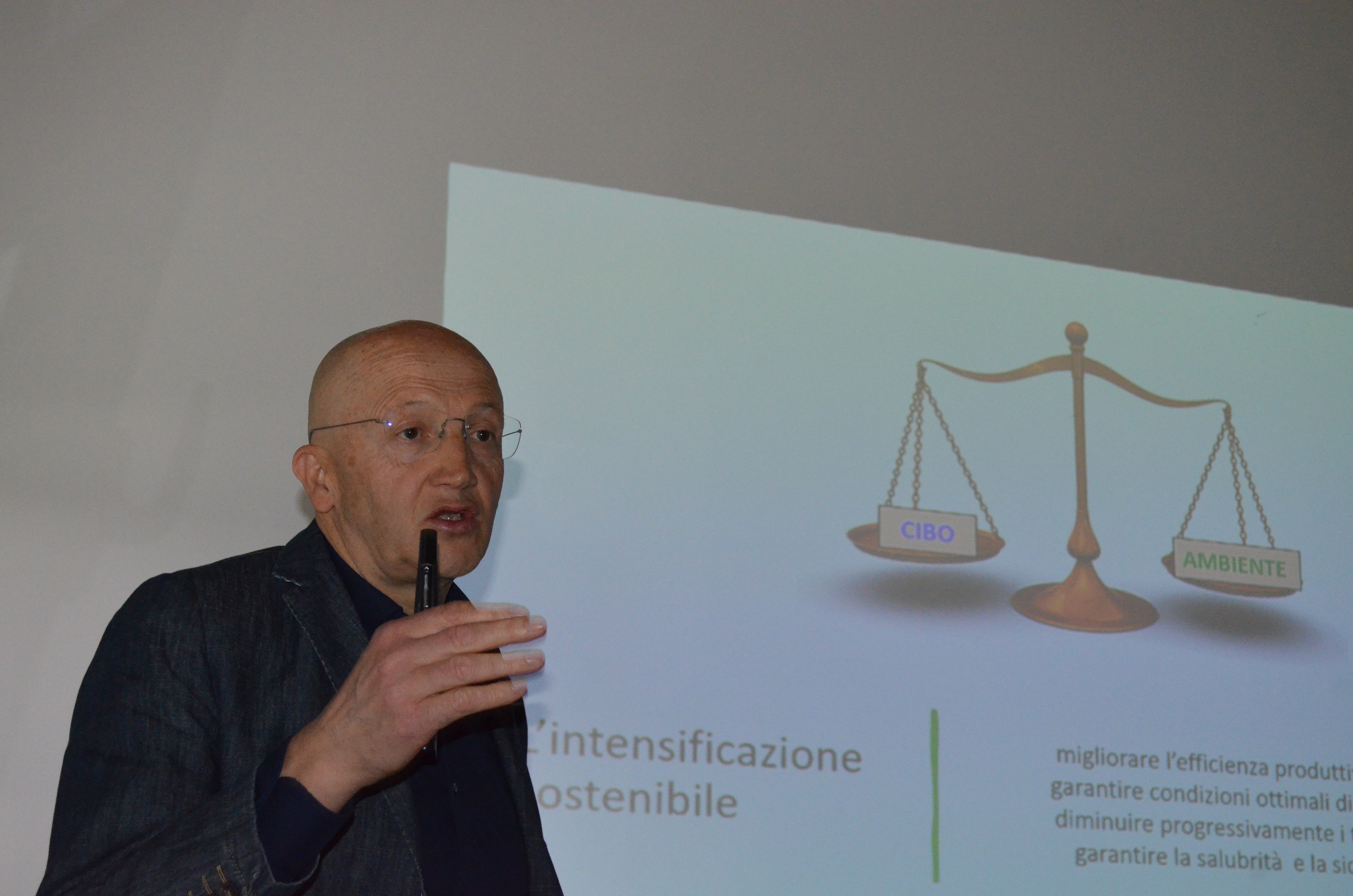 Un momento dell'assemblea dell’Ordine dei Dottori Agronomi e Dottori Forestali della provincia di Cremona<div><br data-empty="true"><div data-empty="true"><br></div><div data-empty="true"><br></div><div data-empty="true"><br></div></div>